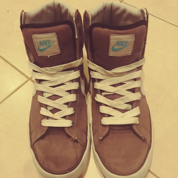 Shoes - Picture 3 of 3